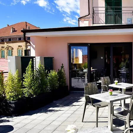 B&B Sylva Suites