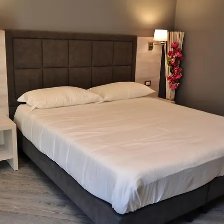 B&B Sylva Suites